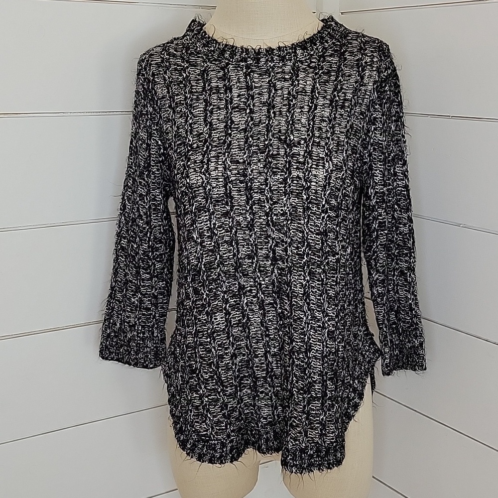 Notations medium petite black & white sweater